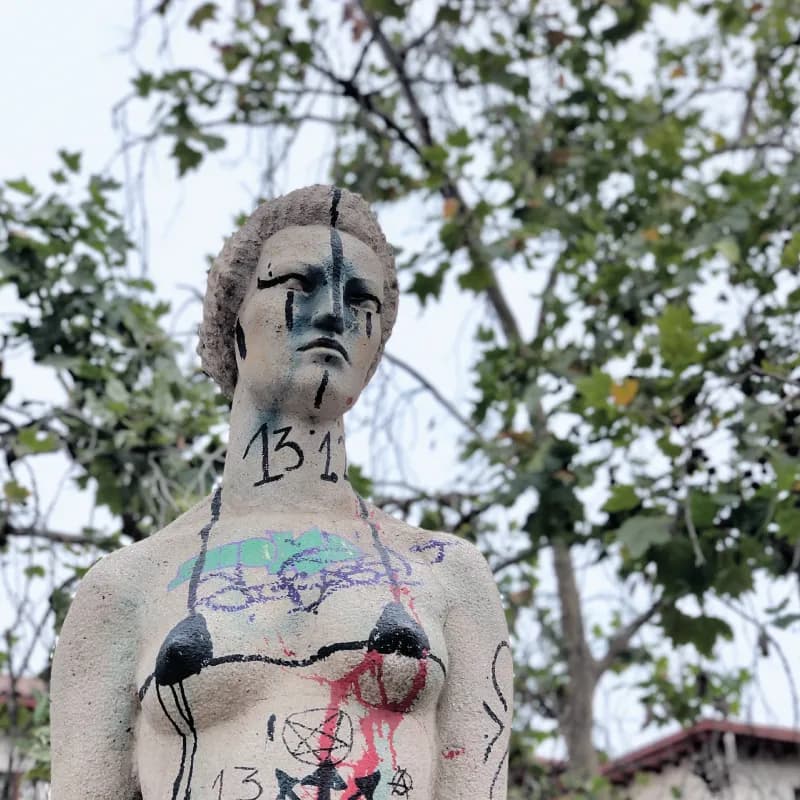 Side view of the Torso sculpture by Lily Garafulic