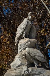 Imagen escultura Los Cóndores